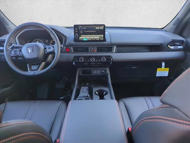 Used 2025 Honda Pilot TrailSport image 18