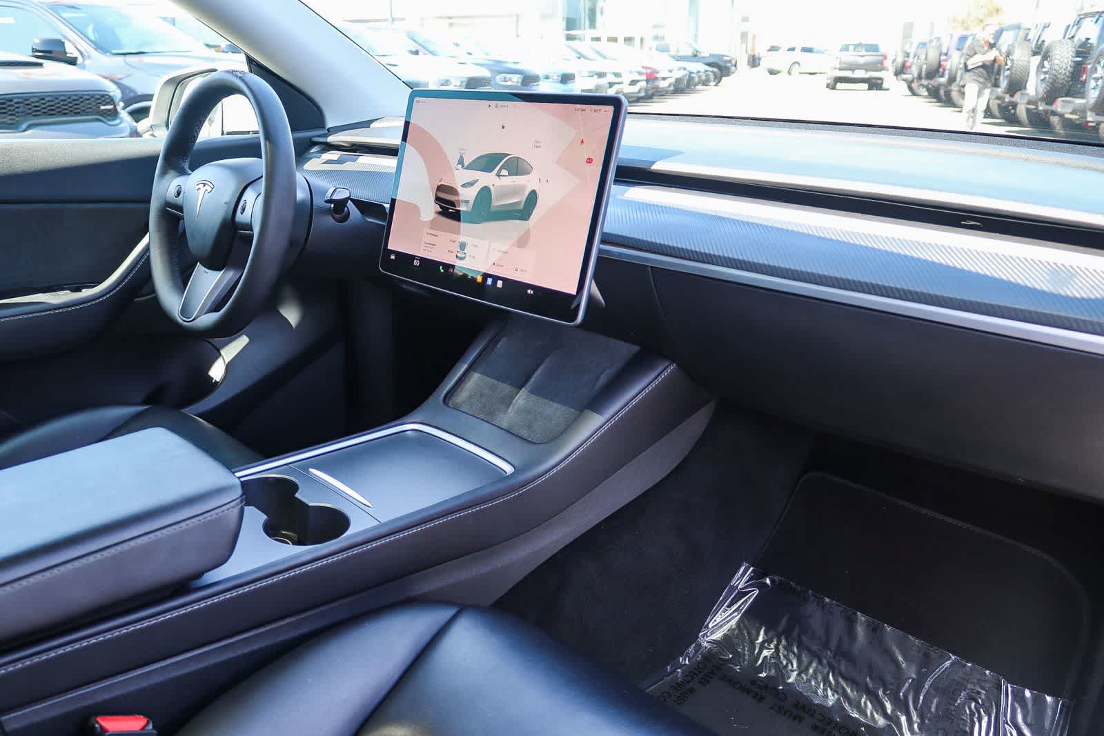 Used 2022 Tesla Model Y Performance AWD/4WD image 12