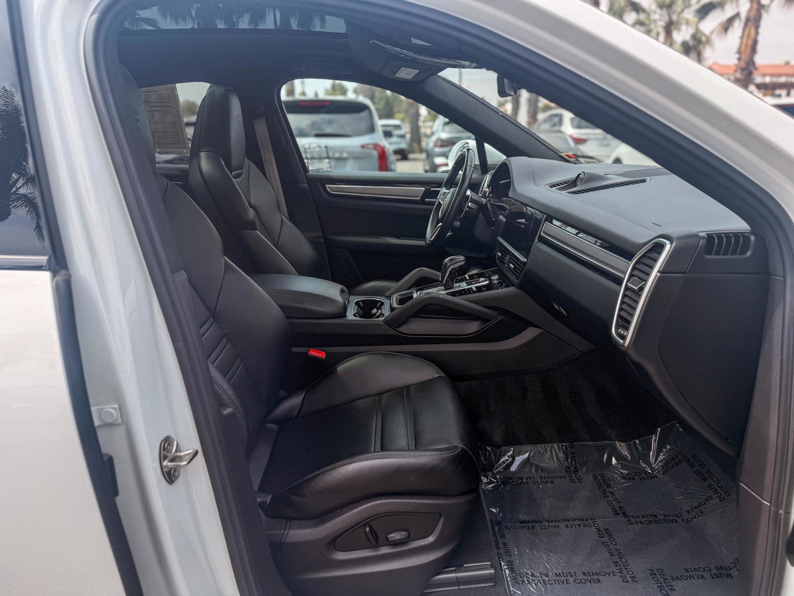 Used 2023 Porsche Cayenne Platinum Edition image 16