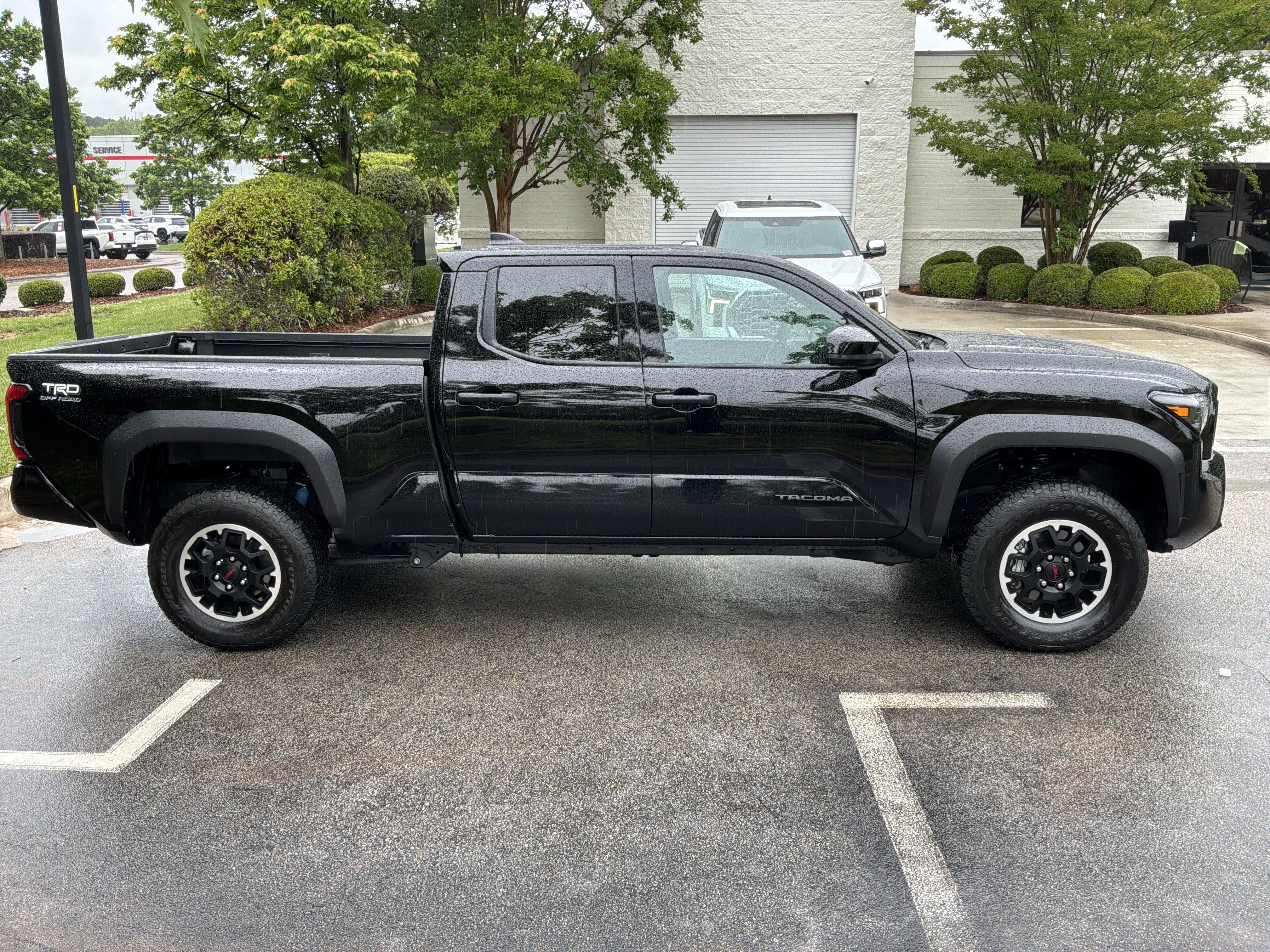 Used 2025 Toyota Tacoma TRD Off-Road AWD/4WD image 11