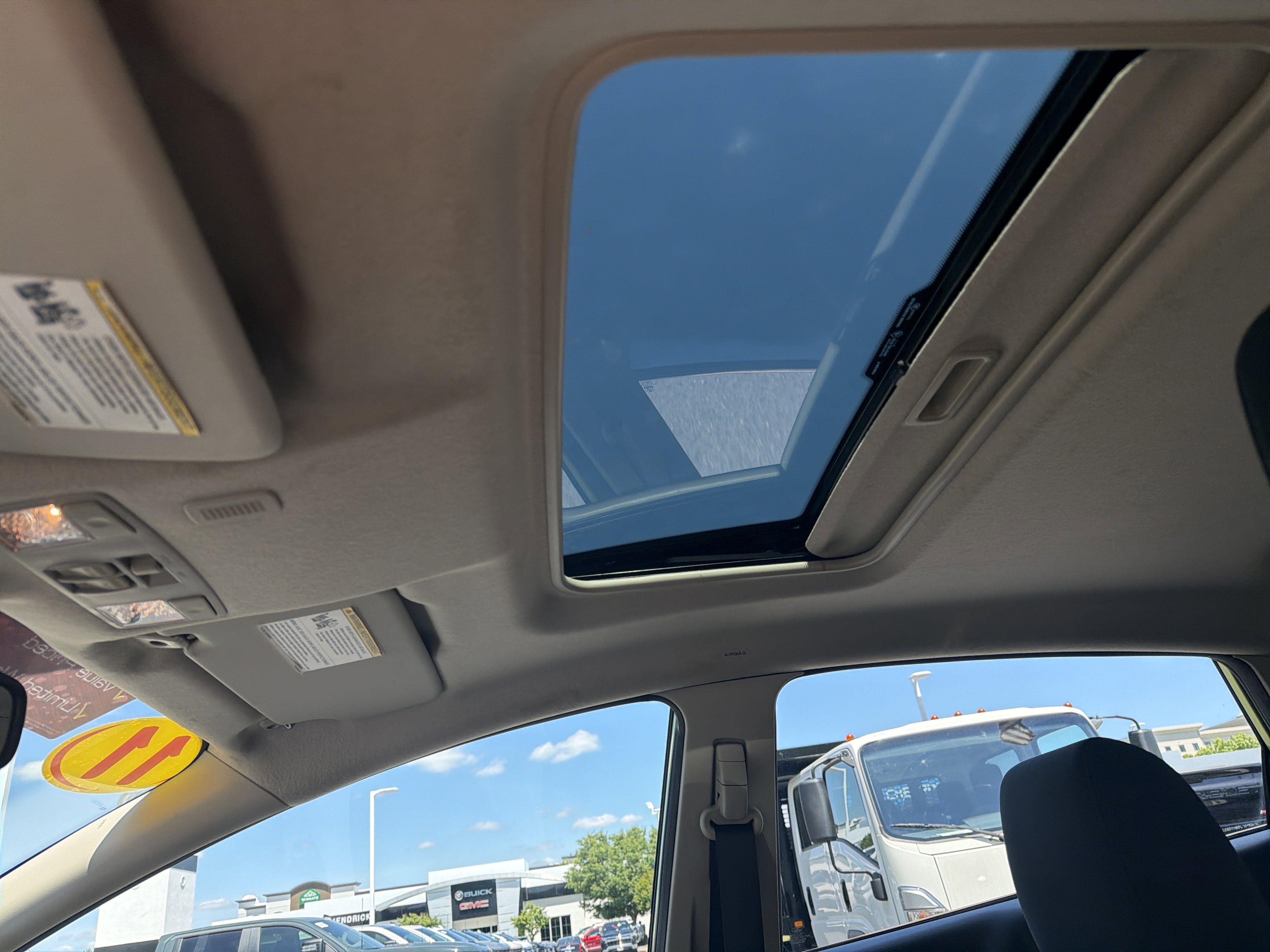 Used 2011 Ford Fiesta SES FWD image 25