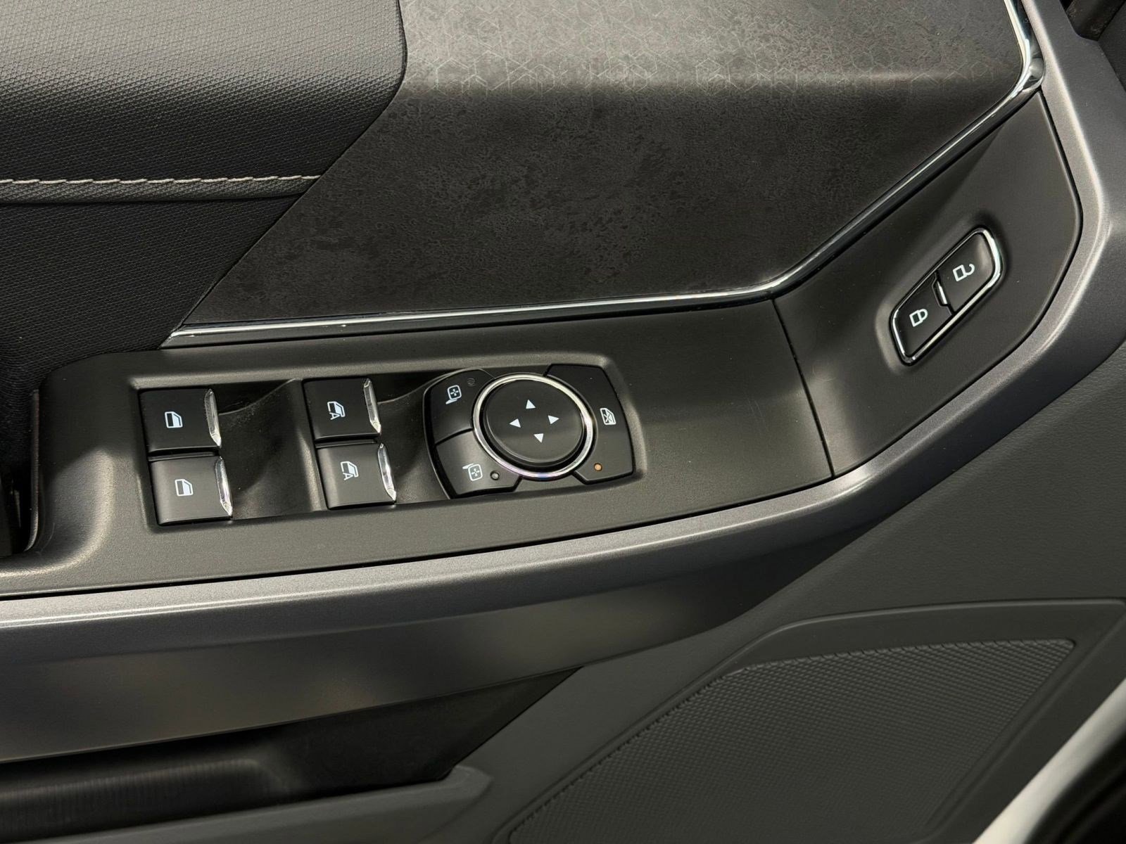 Used 2025 Ford F150 XLT w/ Equipment Group 301A Standard image 17