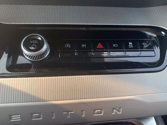 Used 2025 Ford Expedition Max Active AWD/4WD image 15
