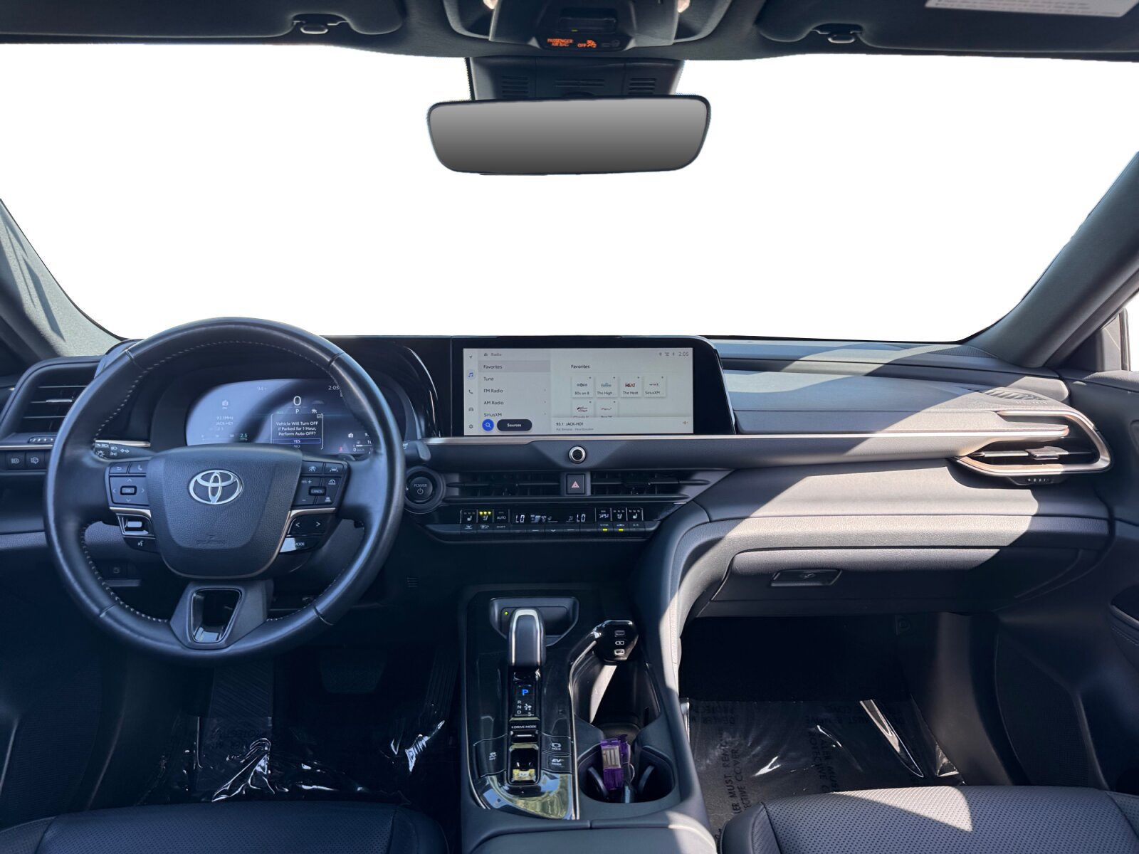 Used 2025 Toyota Crown Signia AWD/4WD image 10