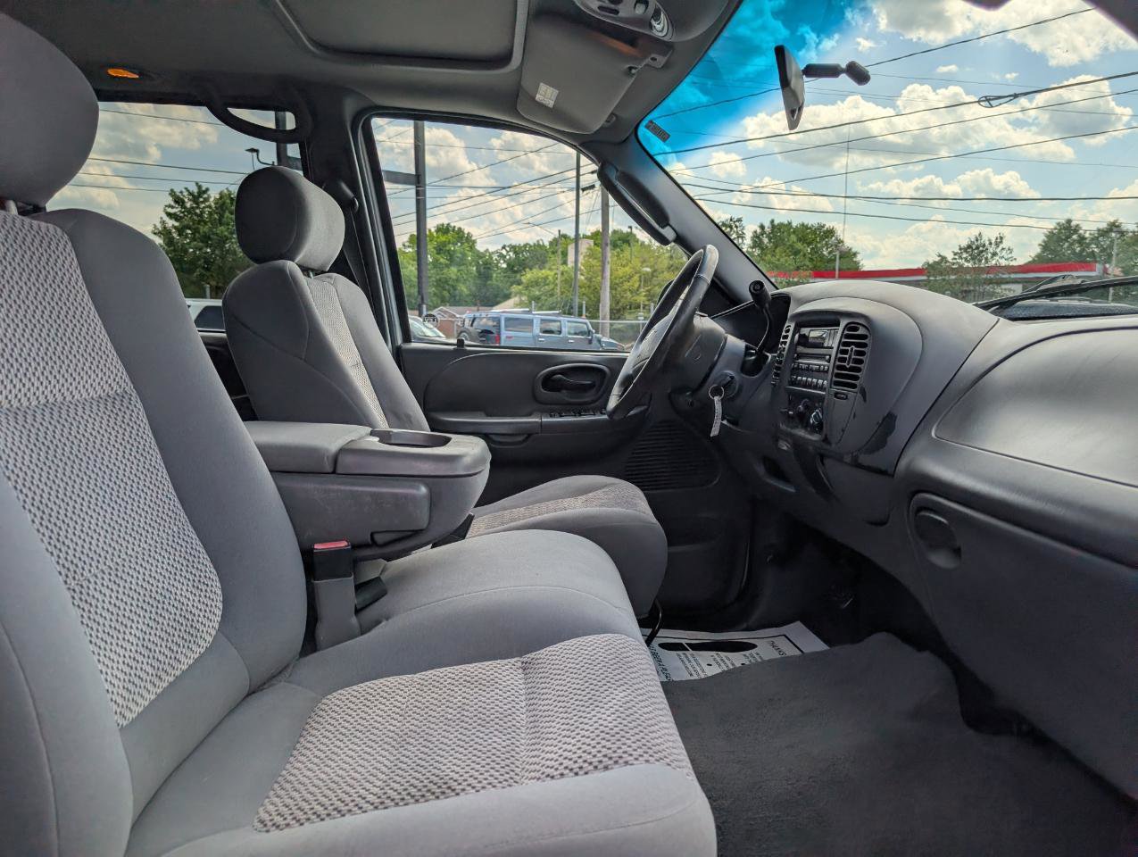 Used 2002 Ford F150 Lariat RWD image 17