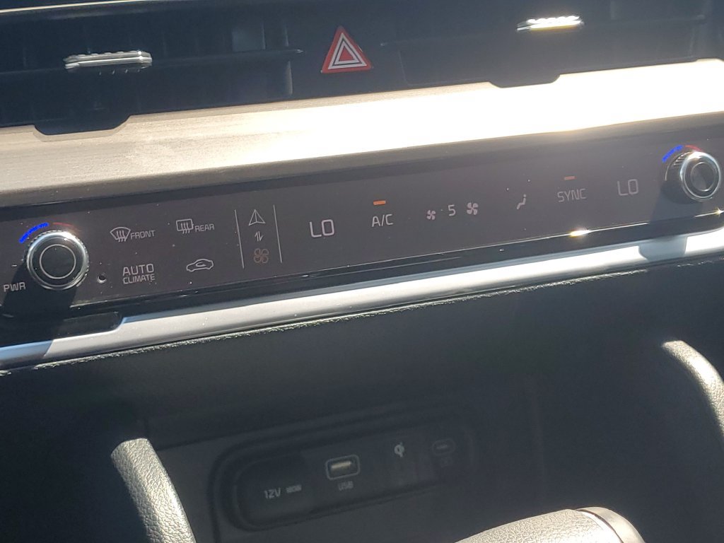 Used 2025 Kia Sportage EX FWD image 36