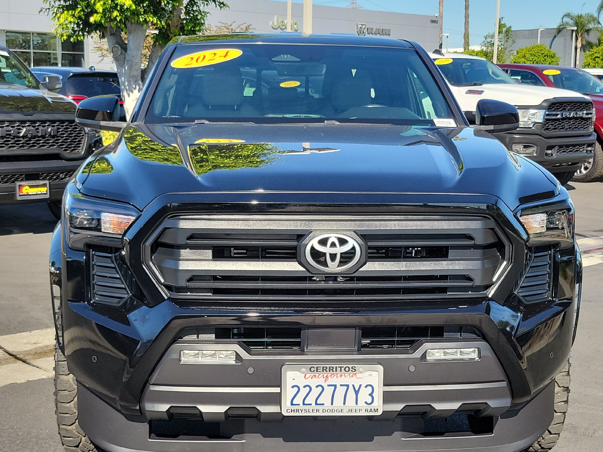 Used 2024 Toyota Tacoma SR5 AWD/4WD image 4