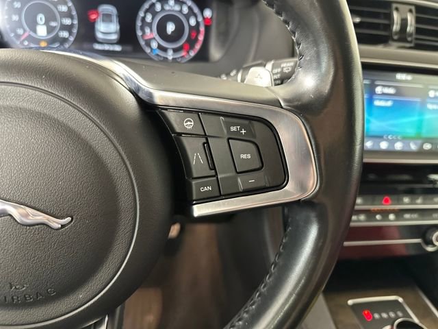 Used 2019 Jaguar F-PACE R-Sport image 16