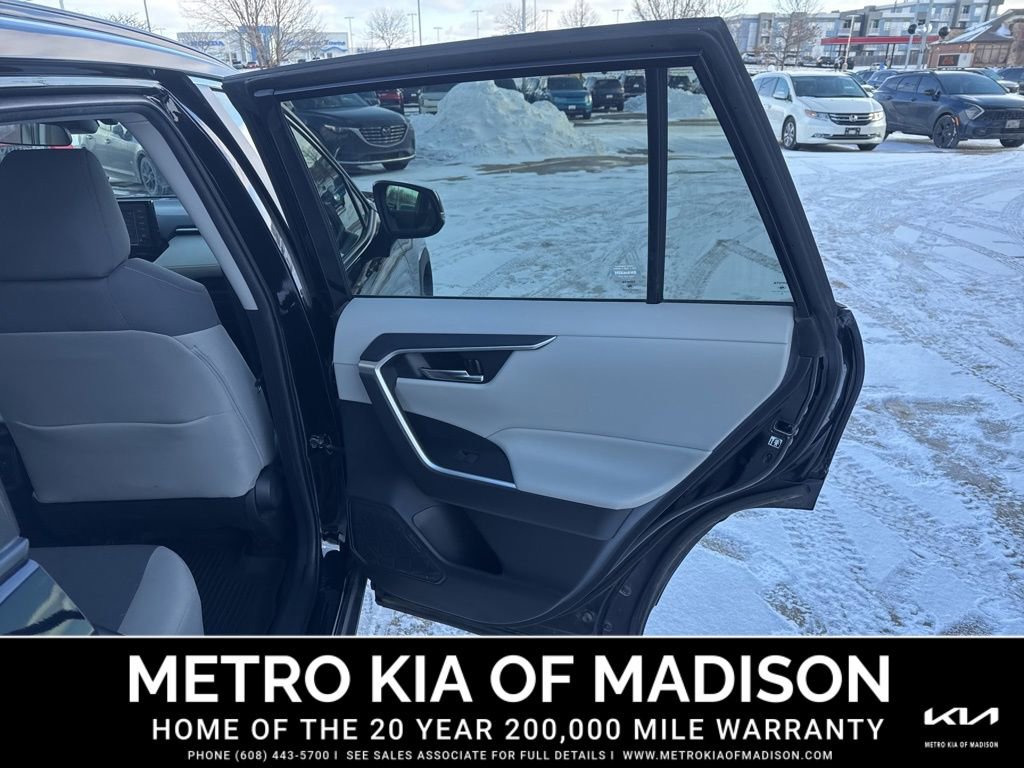 Used 2020 Toyota RAV4 XLE image 29