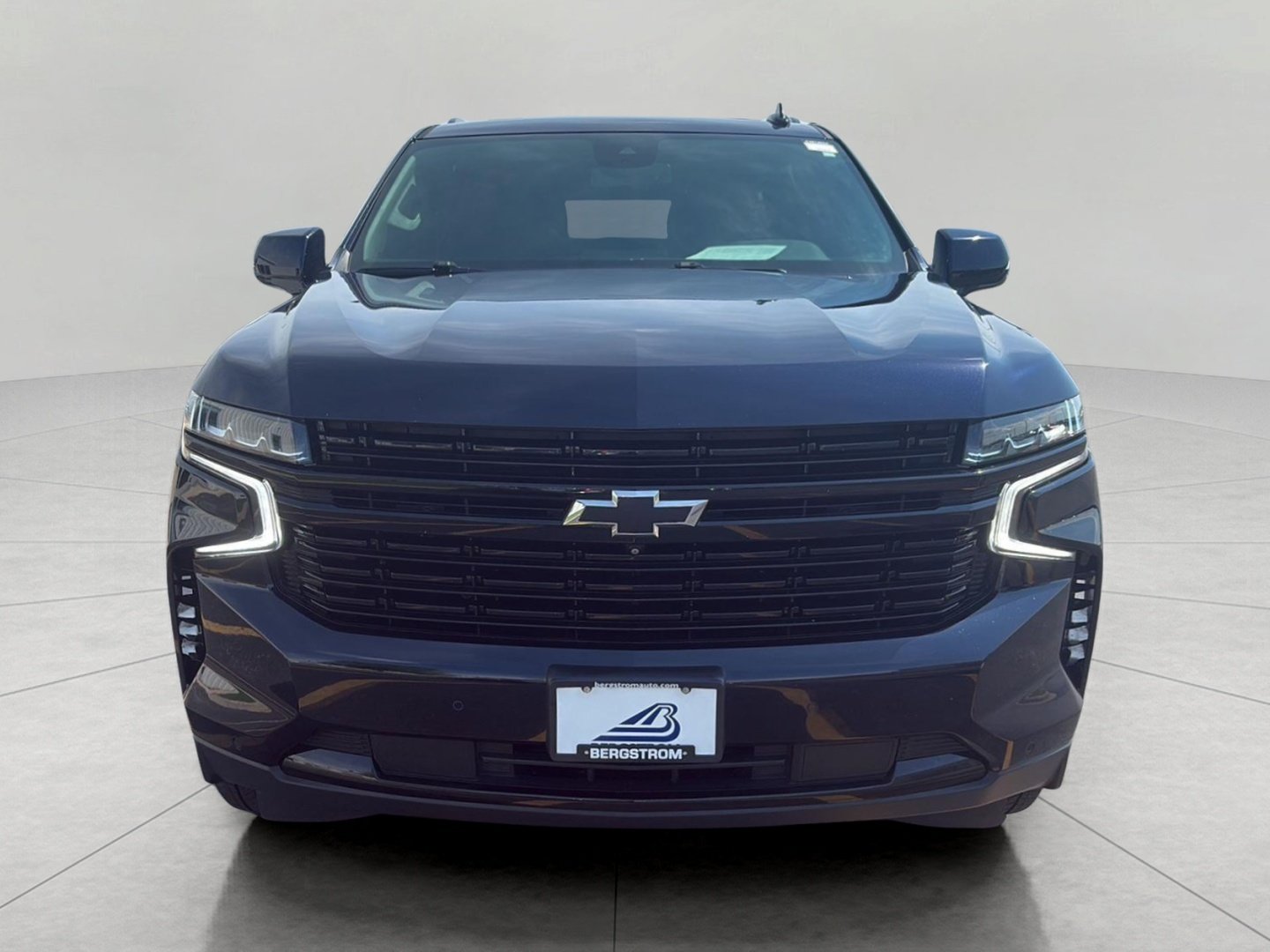 Used 2023 Chevrolet Suburban RST w/ Luxury Package AWD/4WD image 9