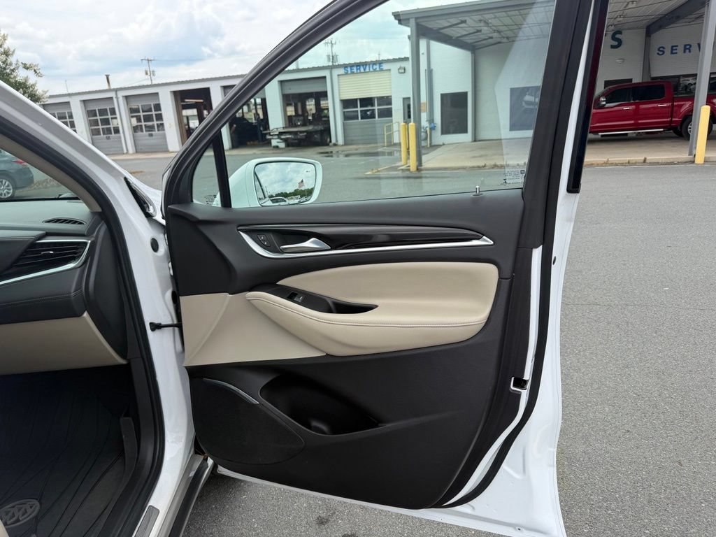Used 2020 Buick Enclave Essence FWD image 29