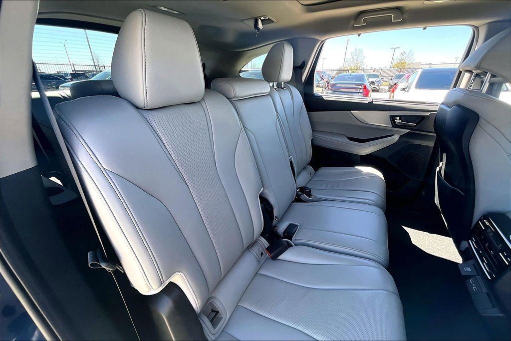 Certified 2024 Acura MDX FWD w/ Technology Package image 33