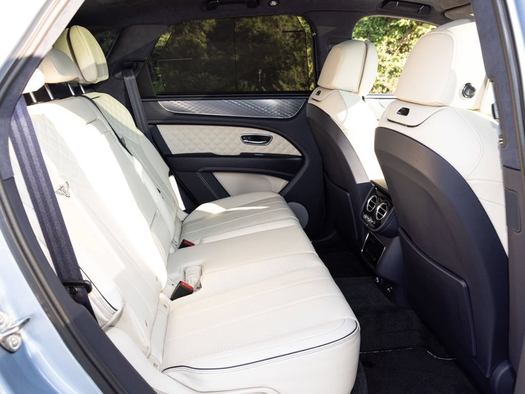 Used 2023 Bentley Bentayga AWD/4WD image 72