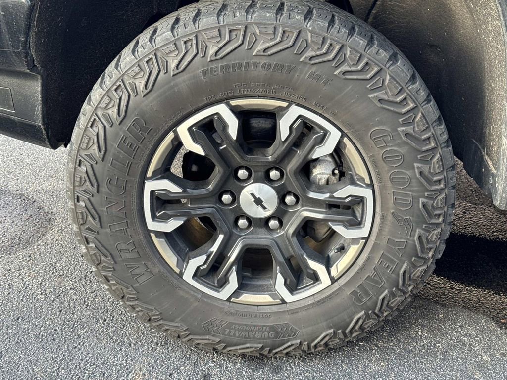 Used 2022 Chevrolet Silverado 1500 ZR2 w/ Technology Package image 9