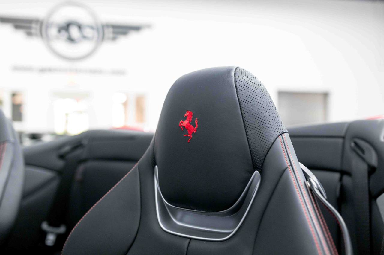 Used 2019 Ferrari Portofino RWD image 46