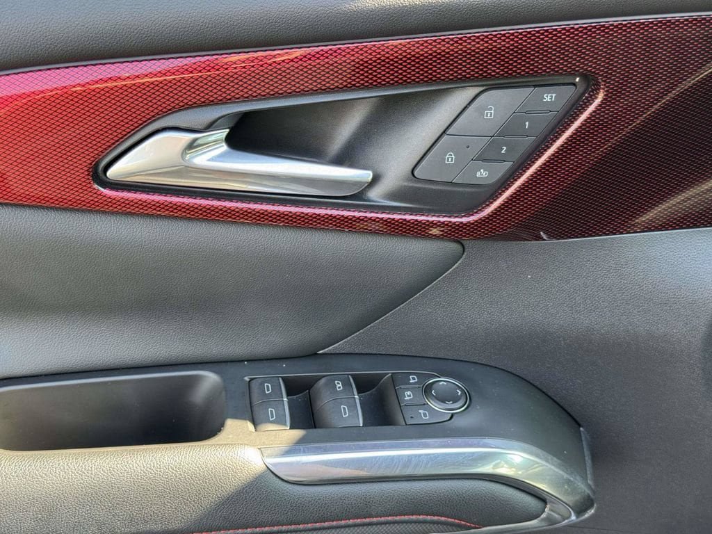 Used 2024 Chevrolet Traverse RS w/ LPO, Floor Liner Package AWD/4WD image 19