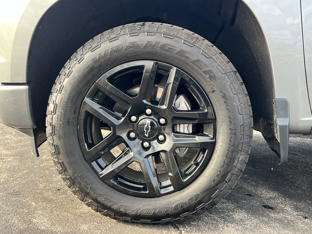 Used 2023 Chevrolet Silverado 1500 RST w/ Z71 Off-Road Package image 13