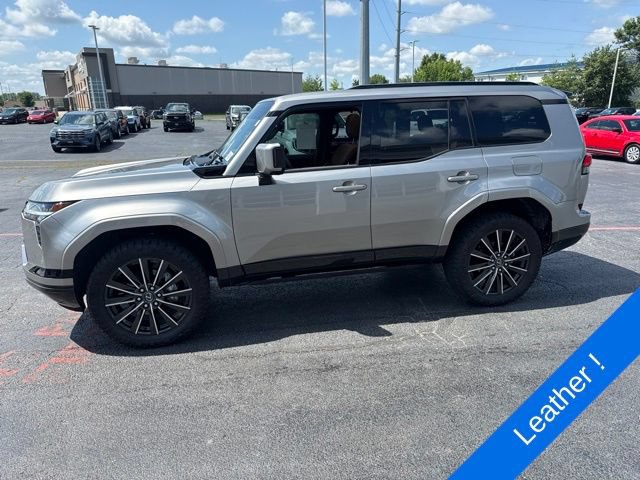 Used 2025 Lexus GX 550 AWD/4WD image 4