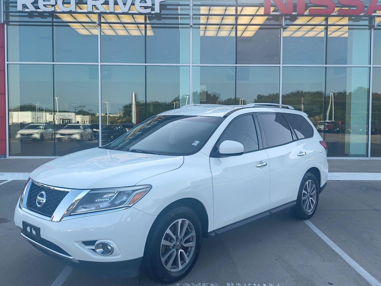 Used 2016 Nissan Pathfinder SV