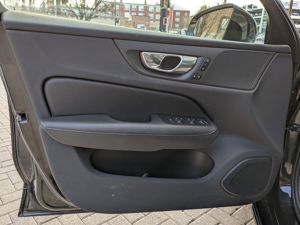 Certified 2025 Volvo S60 B5 Core AWD/4WD image 9