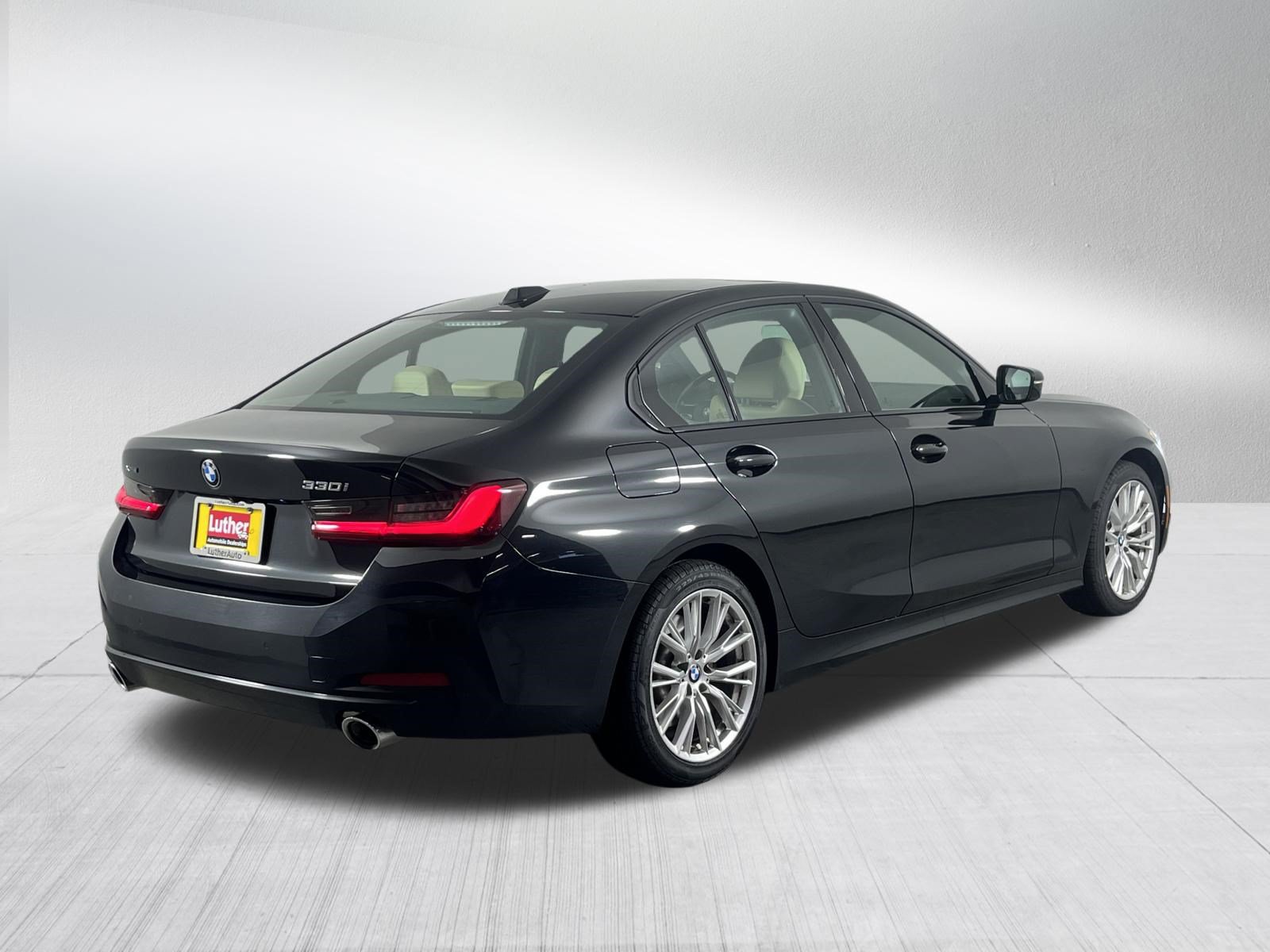 Used 2023 BMW 330i xDrive Sedan w/ Driving Assistance Package AWD/4WD image 7