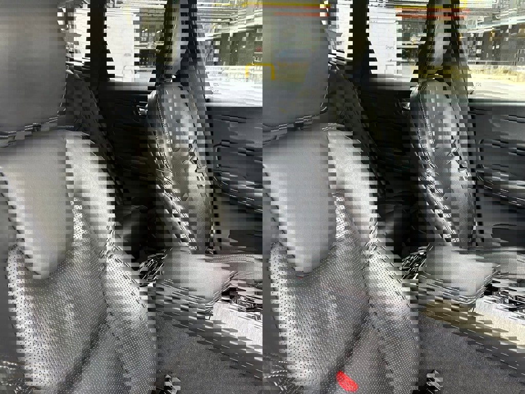 Certified 2022 Volvo XC60 B5 Inscription w/ Advanced Package image 16