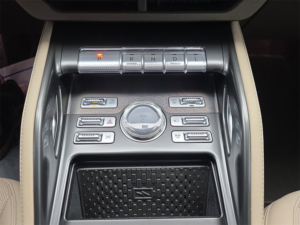 Used 2025 Lincoln Nautilus Premier w/ Equipment Group 102A image 30