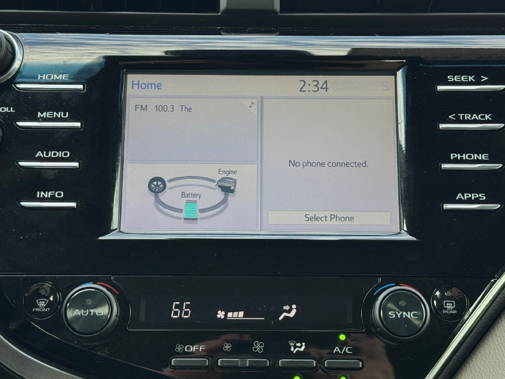 Used 2018 Toyota Camry LE FWD image 21