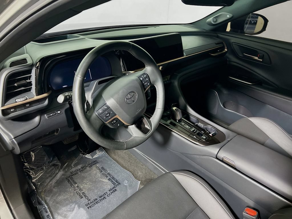 Certified 2025 Toyota Crown Platinum w/ Carpet Mat Package (TMS) AWD/4WD image 9