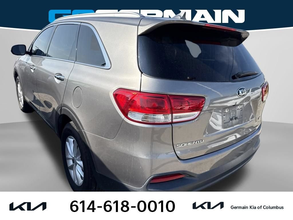 Used 2018 Kia Sorento FWD image 2