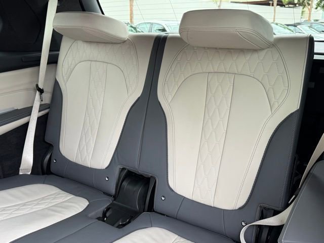 Certified 2023 BMW X7 M60i w/ Executive Package AWD/4WD image 33