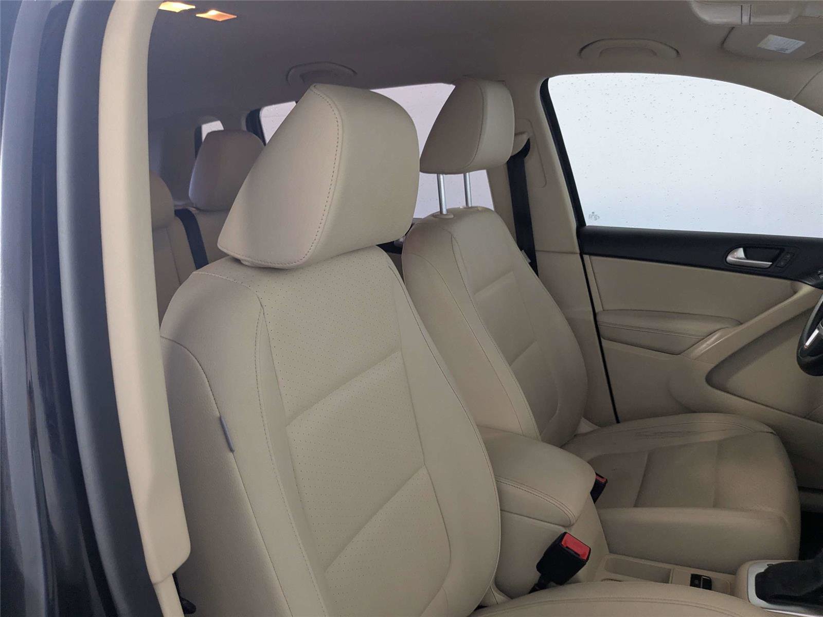 Used 2017 Volkswagen Tiguan S image 27