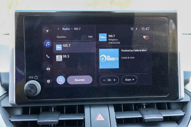 Used 2025 Toyota RAV4 XLE FWD image 24