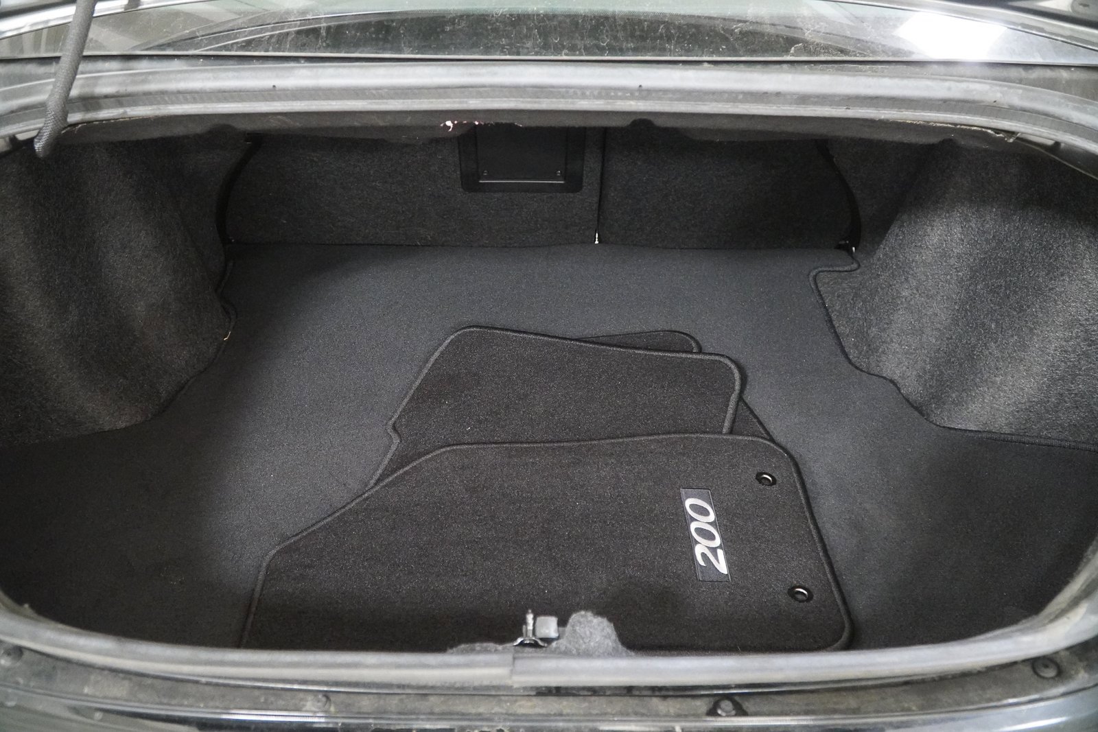 Used 2013 Chrysler 200 Limited image 8