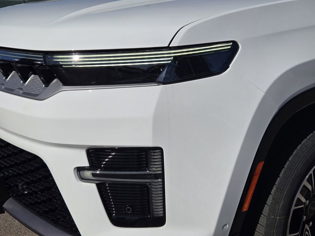 New 2026 Jeep Grand Wagoneer 4WD w/ Premium Group I image 5