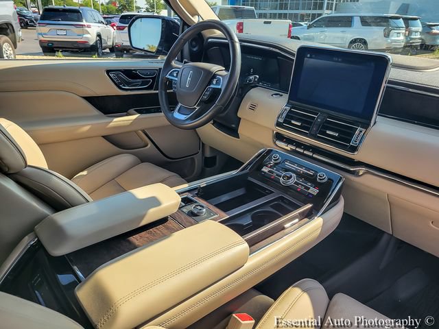 Used 2019 Lincoln Navigator Select AWD/4WD image 34