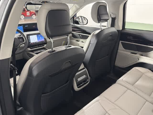 New 2026 Lincoln Nautilus Premier AWD/4WD image 17