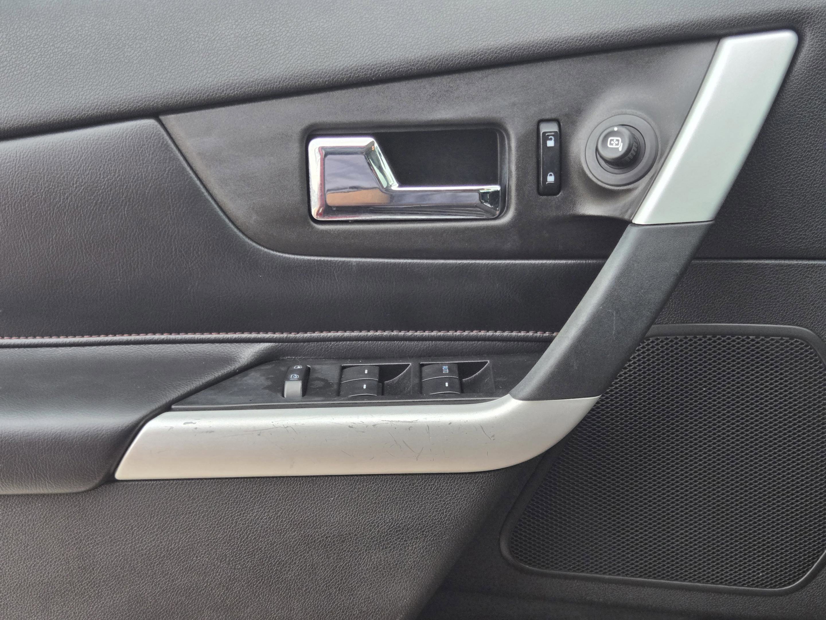 Used 2012 Ford Edge Limited FWD image 19