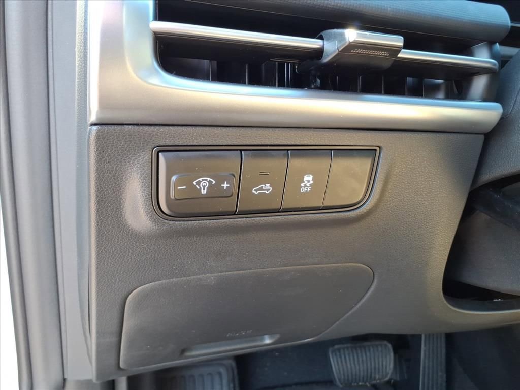 Used 2026 Hyundai Santa Cruz SE image 18