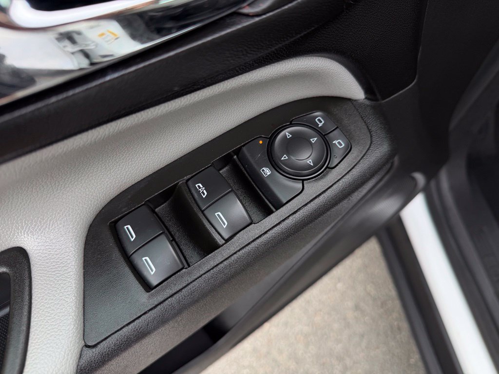 Used 2024 Chevrolet Equinox LS w/ Driver Confidence II Package FWD image 16