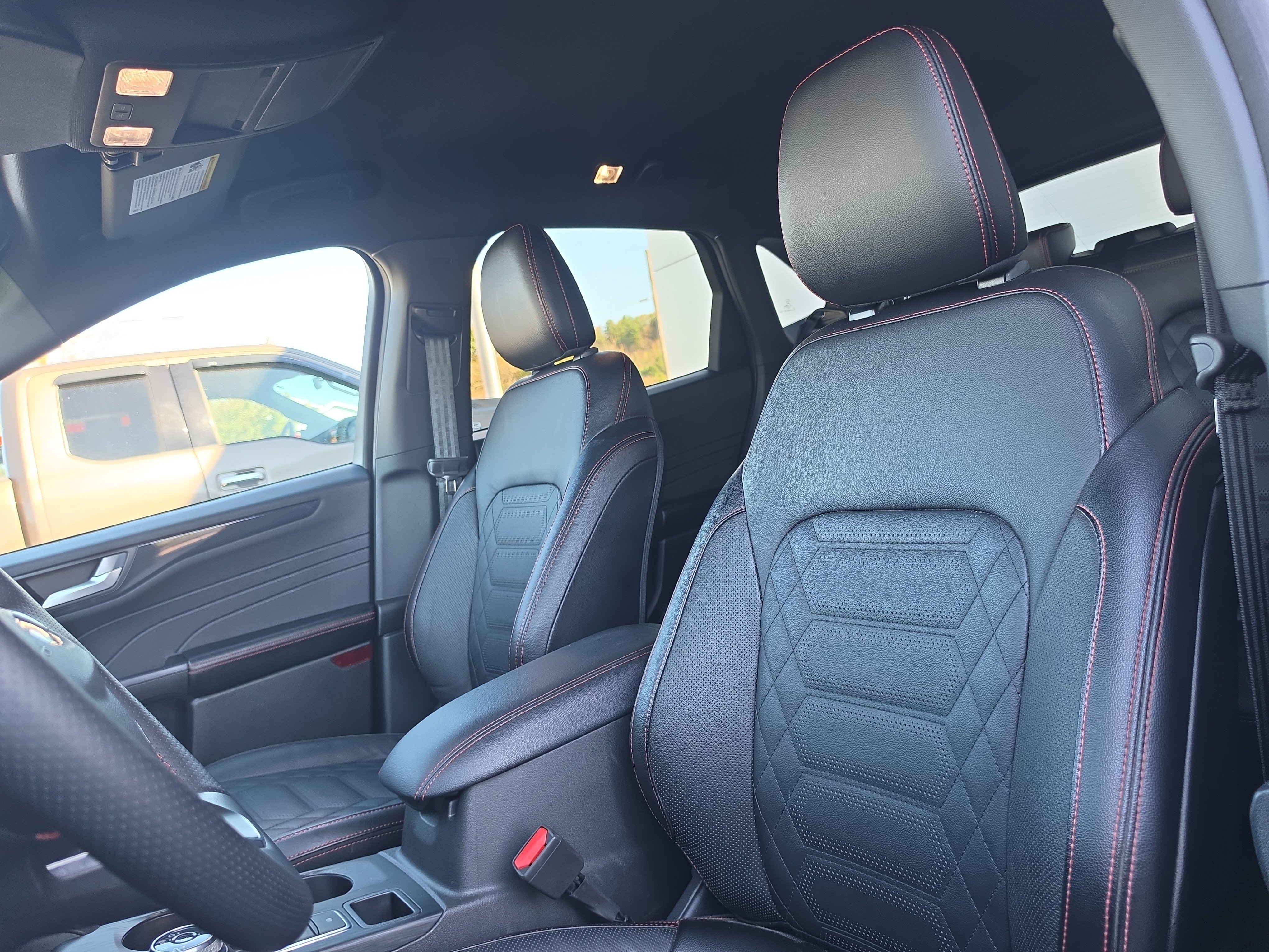 Used 2024 Ford Escape ST-Line Elite w/ Premium Technology Package AWD/4WD image 12