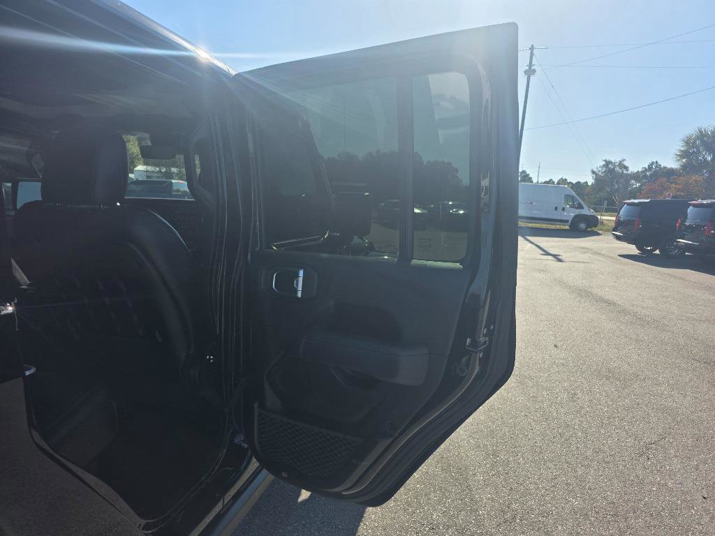 Used 2020 Jeep Gladiator Rubicon image 12