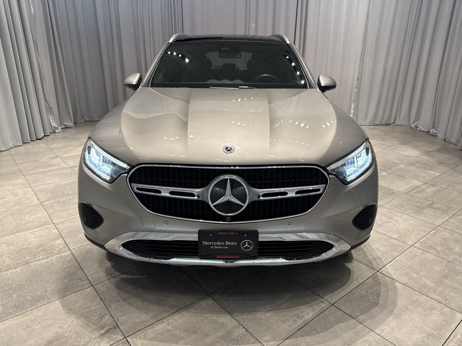 Used 2023 Mercedes-Benz GLC 300 4MATIC image 2