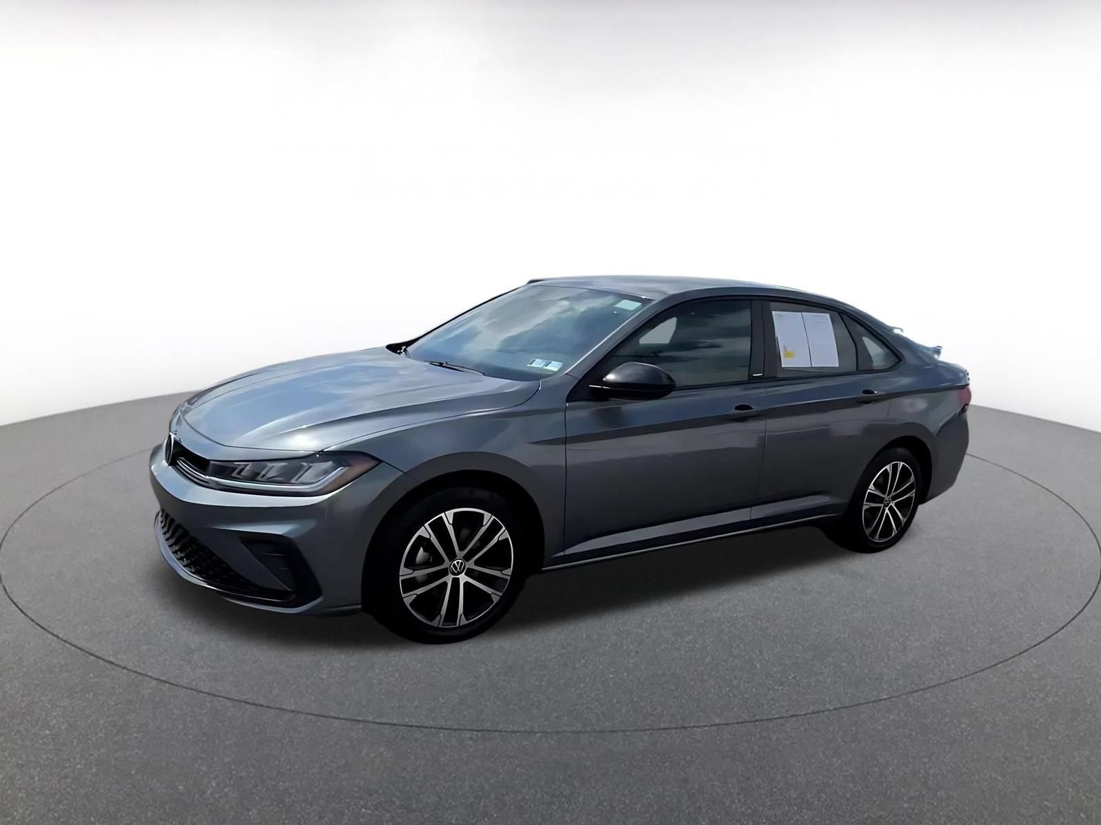 Used 2025 Volkswagen Jetta Sport FWD image 7