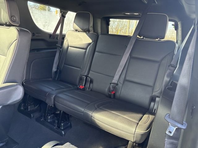 Used 2023 Chevrolet Suburban Premier image 23
