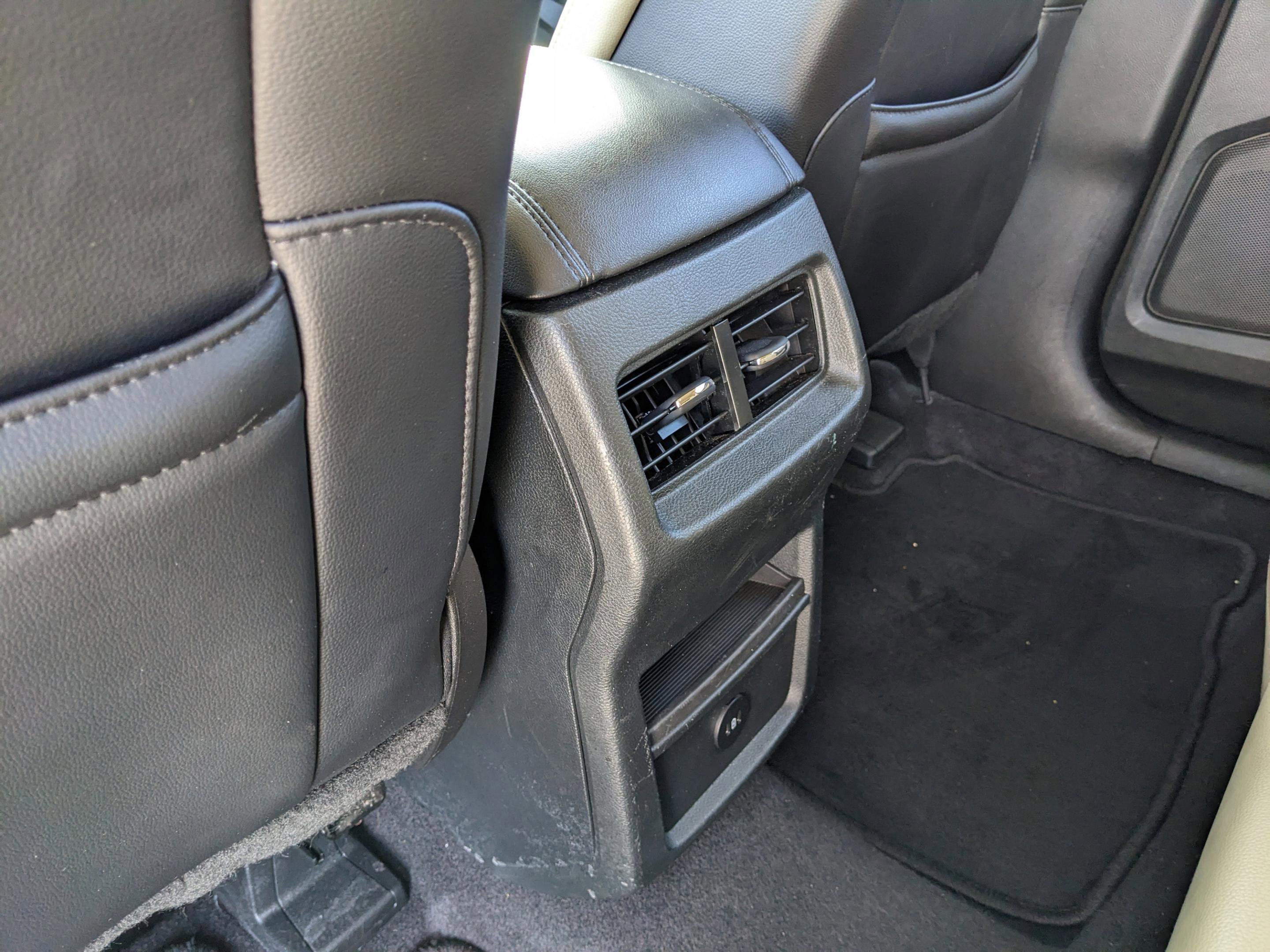 Used 2024 Ford Edge SEL image 16