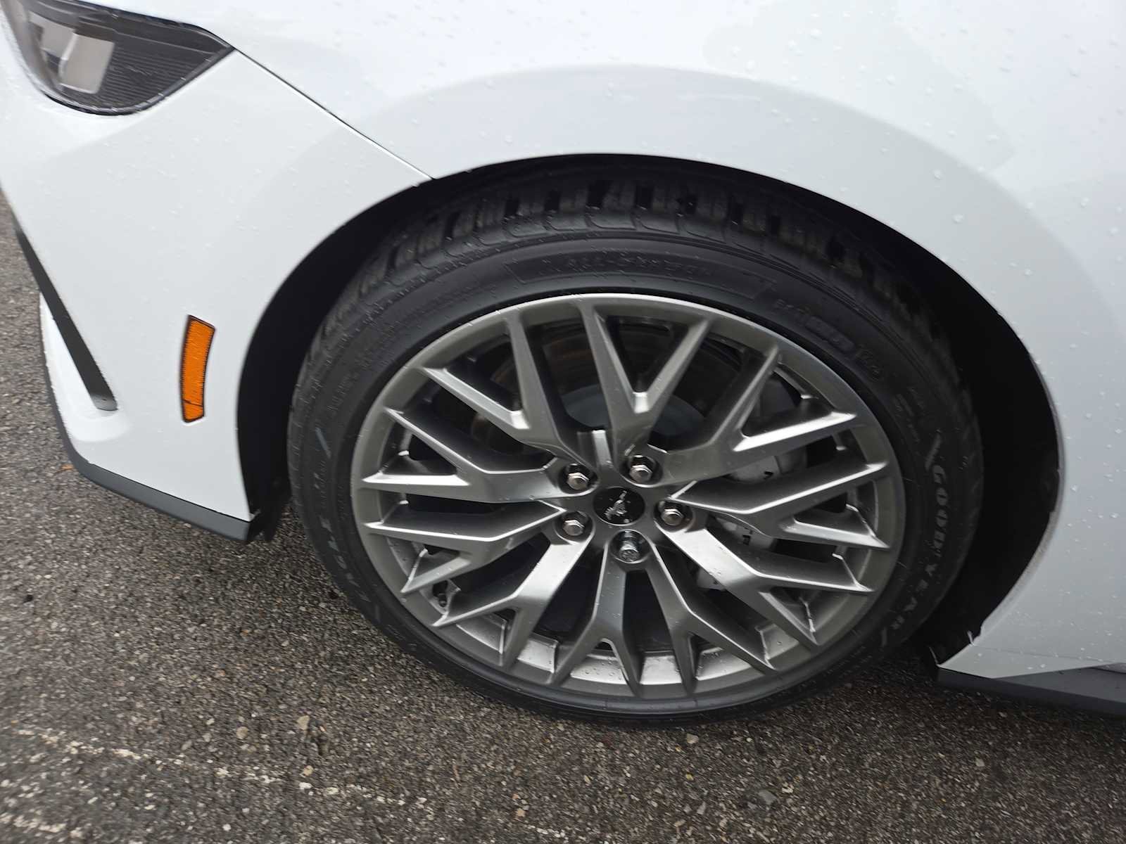 Used 2025 Ford Mustang GT Premium image 7