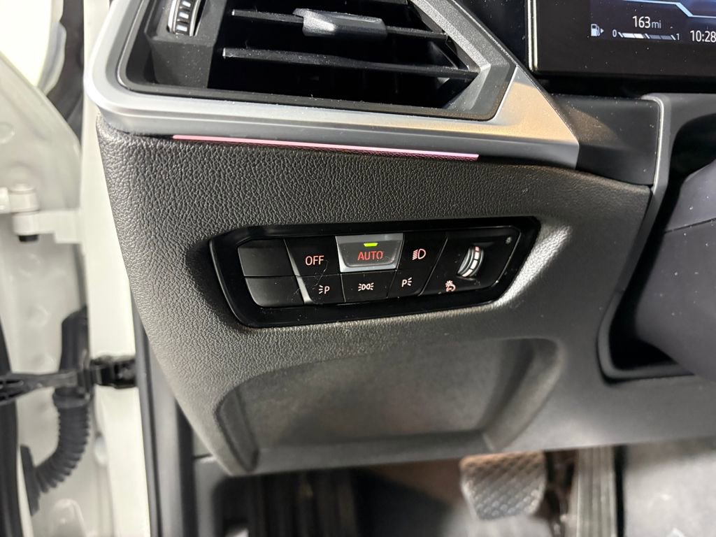 Used 2023 BMW 330i xDrive 330i xDrive w/ Premium Package image 14