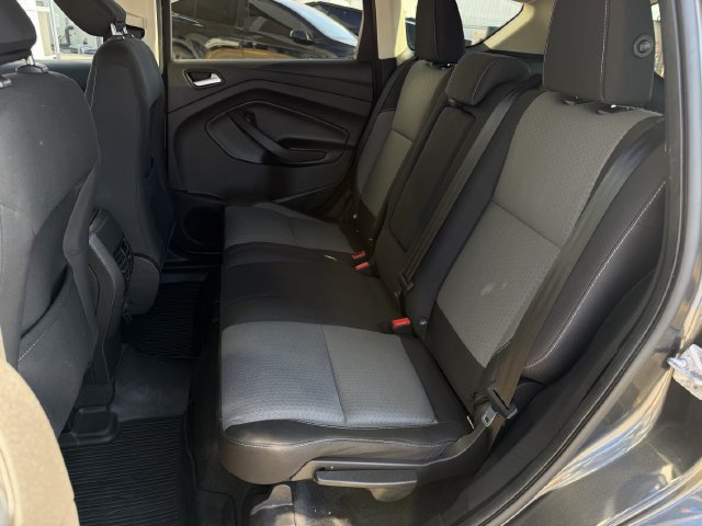 Used 2018 Ford Escape SE w/ Ford Safe & Smart Package AWD/4WD image 25