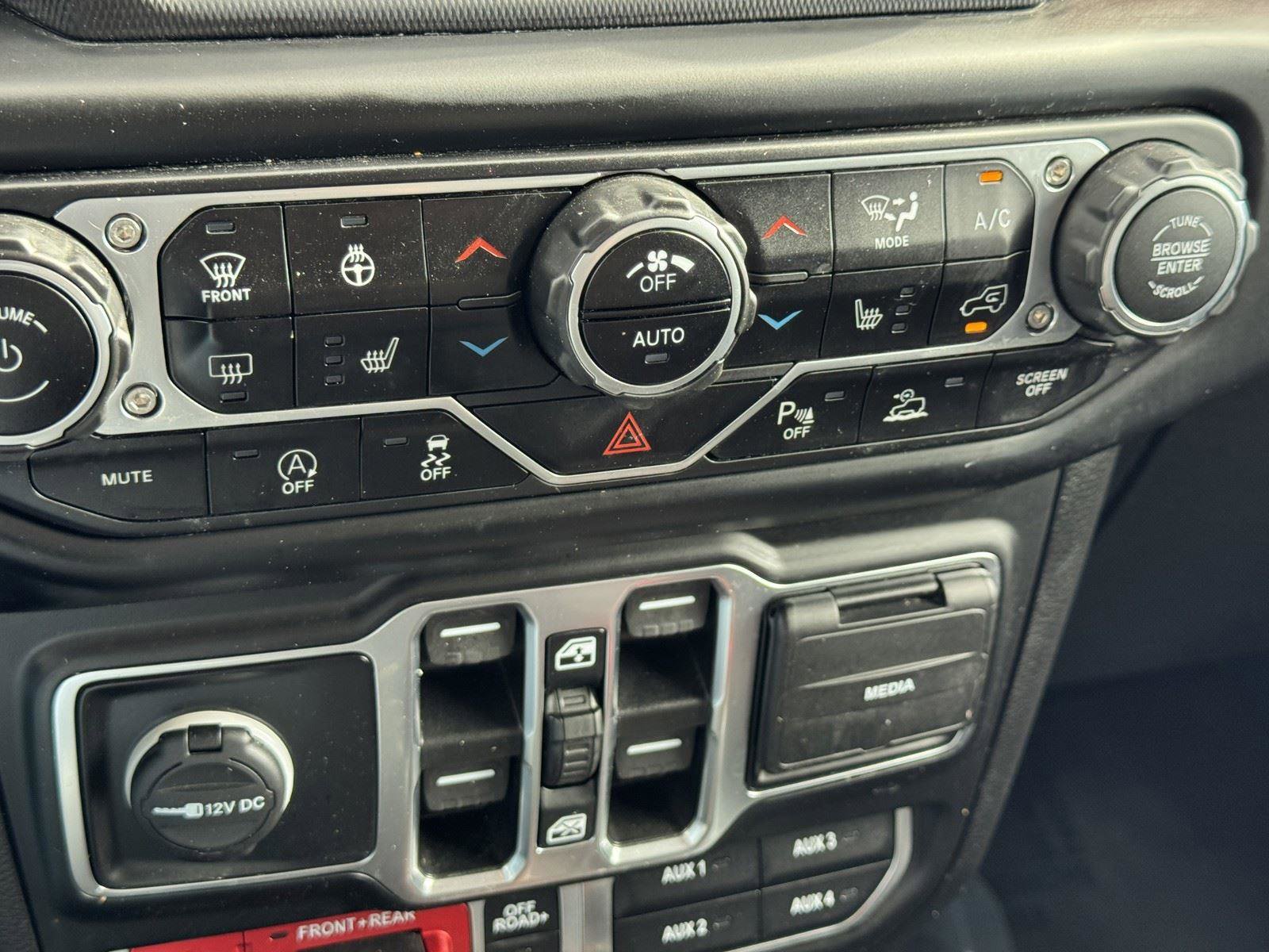 Used 2021 Jeep Gladiator Rubicon AWD/4WD image 27